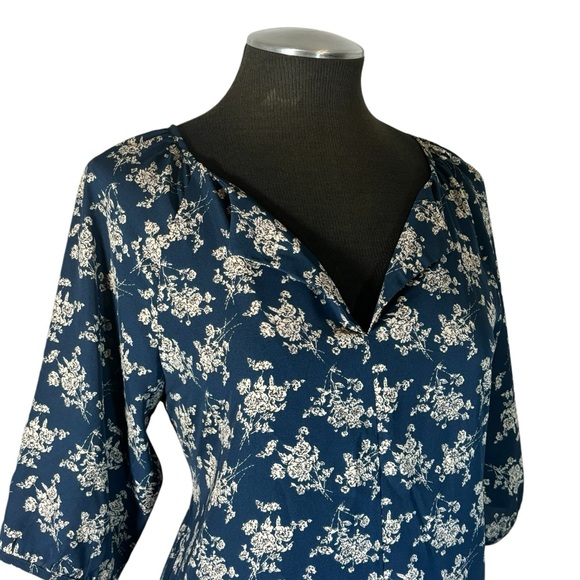 Fun2Fun – Christina Split Neck Floral Blouse – Stitch Fix – Small NWT - Picture 3 of 8